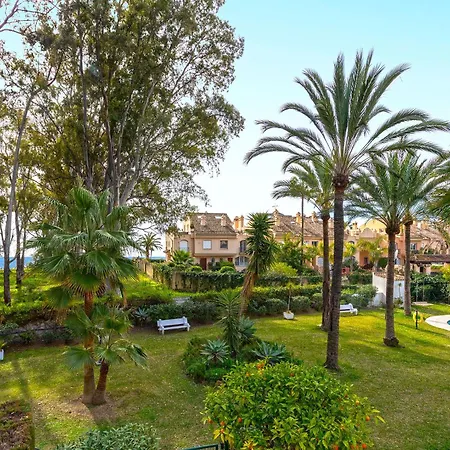 Genteel Laguna Beach Holiday home Estepona